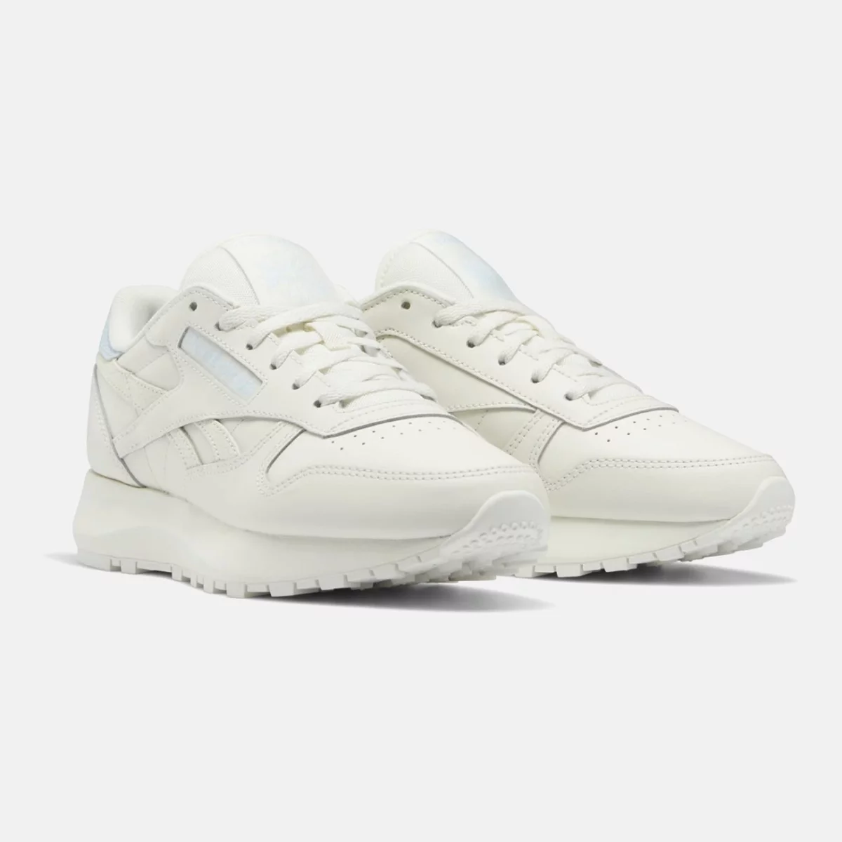gx8690_5_footwear_photography_front-lateral-top-view_white-huge-66580b4e3e6fa
