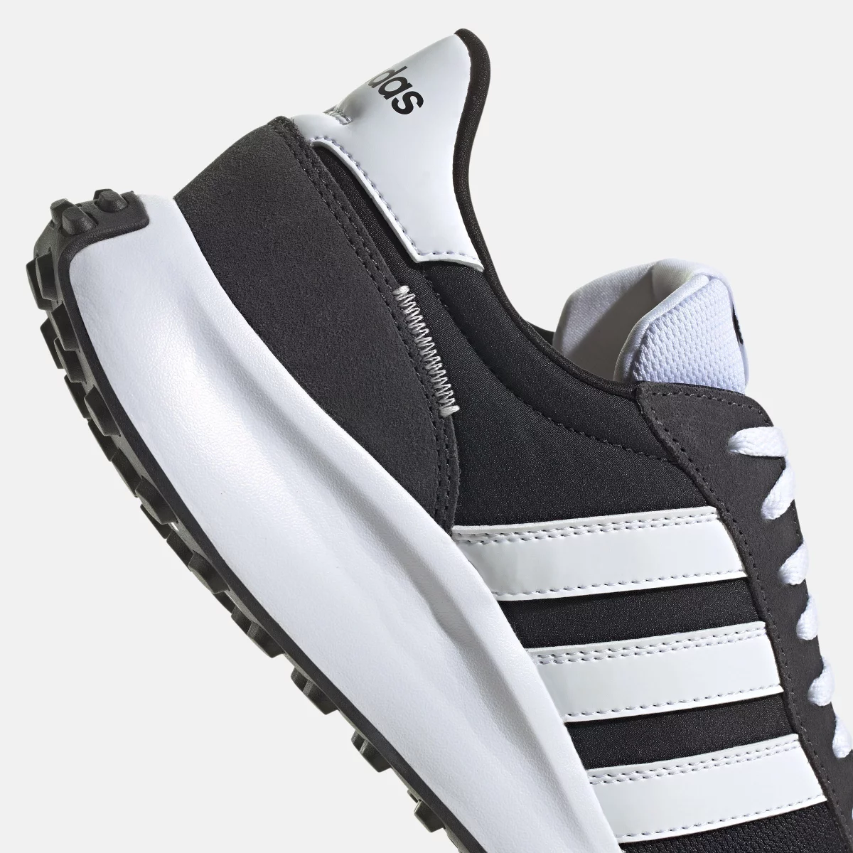 672a22da1fe55GX3090_9_FOOTWEAR_Photography_Detail_View_2_transparent