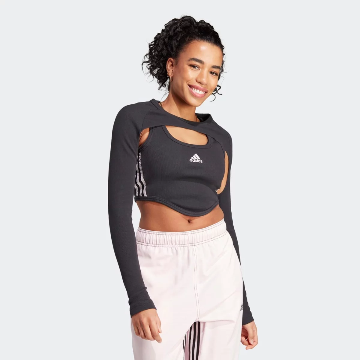 ib4752_3_apparel_on-model_standard-view_grey-huge-6657a801c366f
