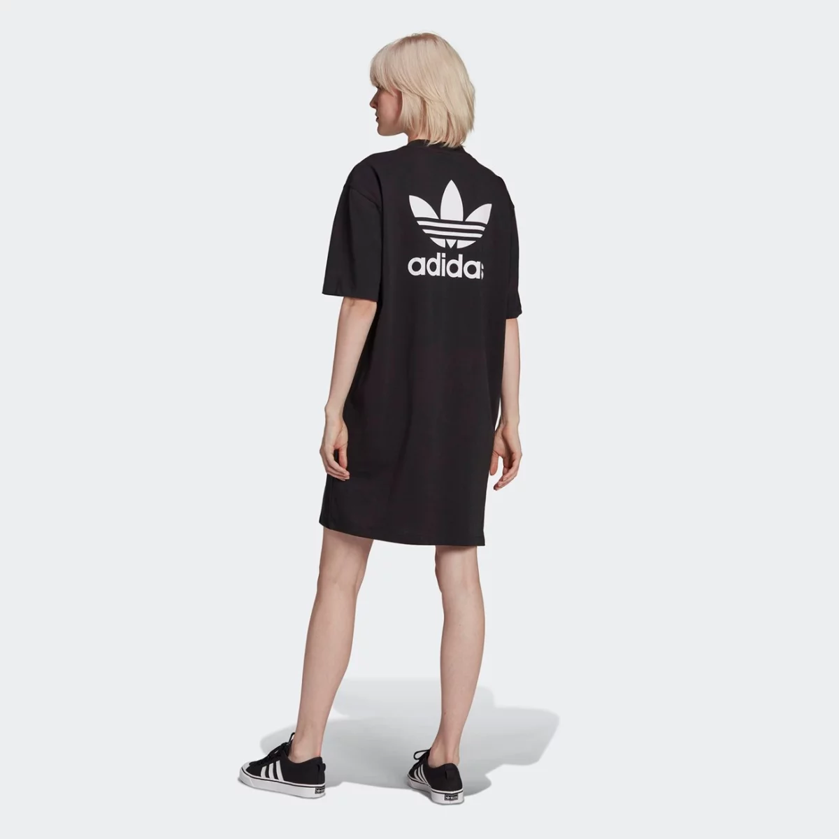 hc2052_app_on-model_back_gradient-huge-665779e11362b