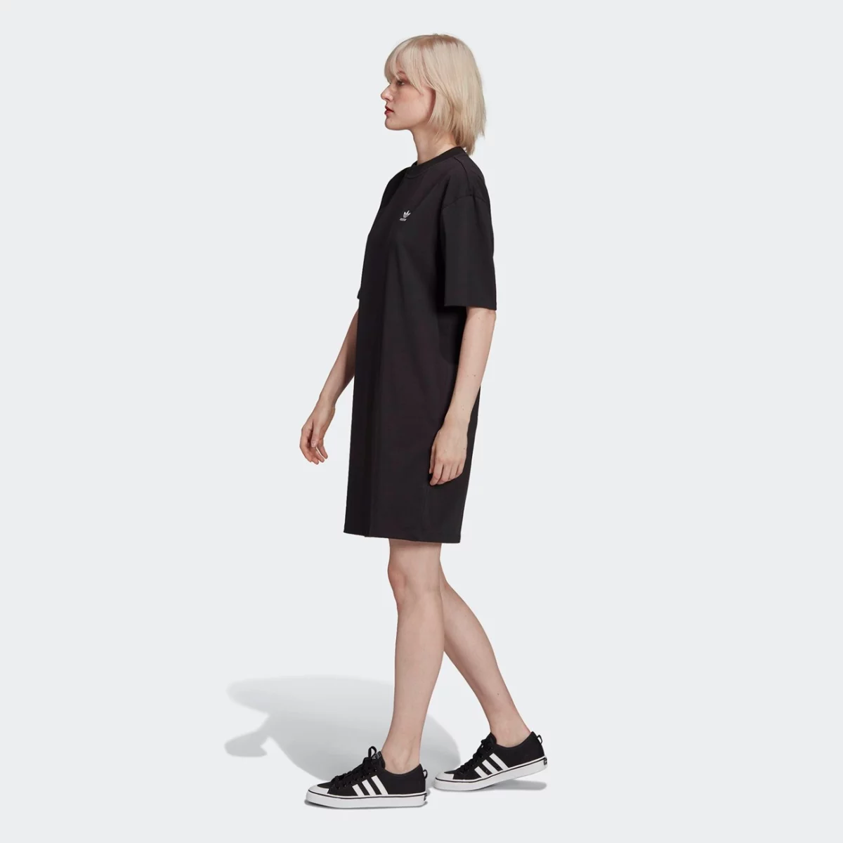 hc2052_app_on-model_side_gradient-huge-665779e272283