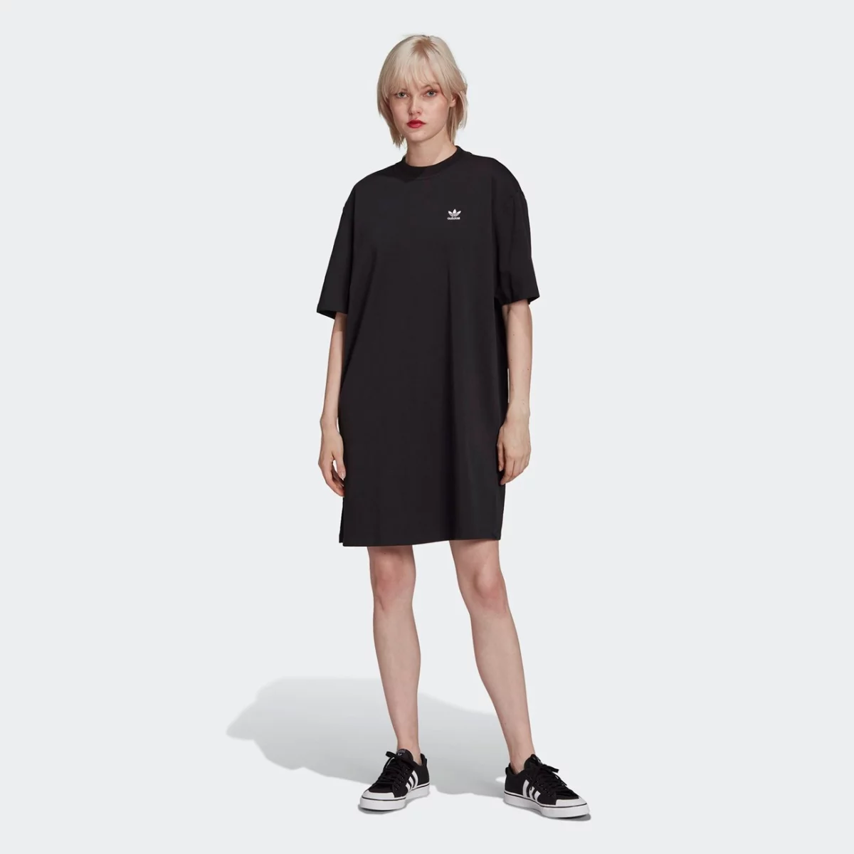 hc2052_app_on-model_standard_gradient-huge-665779df92143