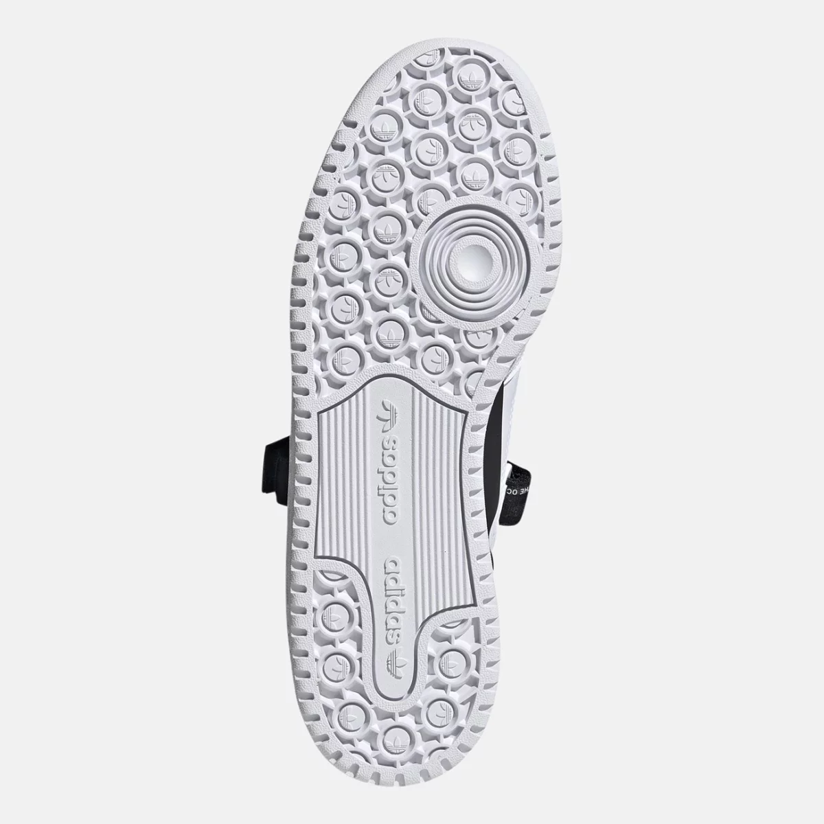 gv7613_4_footwear_photography_bottom-view_transparent-huge-66580965d8180