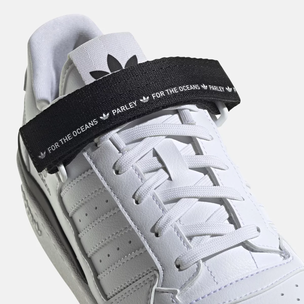 gv7613_8_footwear_photography_detail-view-1_transparent-huge-6658096745dfa