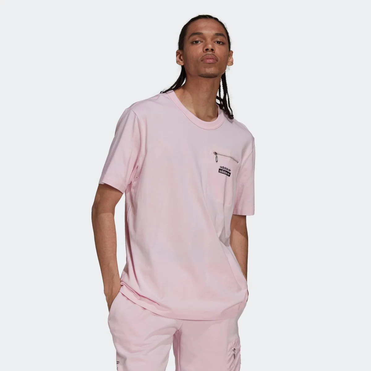 h11469_app_on-model_standard_gradient-huge-665763bba0ec2