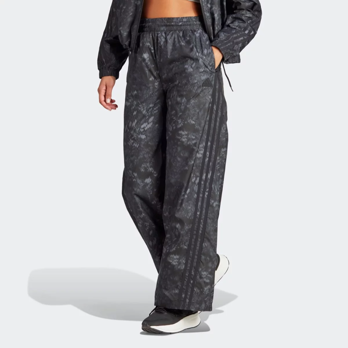 im2447_3_apparel_on-model_standard-view_grey-huge-6657a6b2ee904