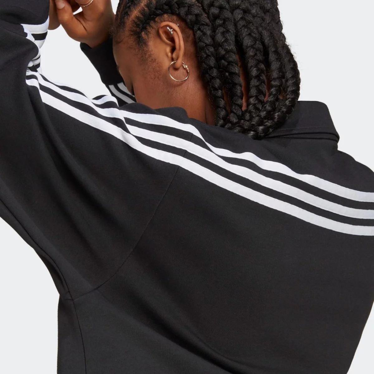 ht9929_8_apparel_on-model_detail-view-2_grey-huge-6657a1219cbb9