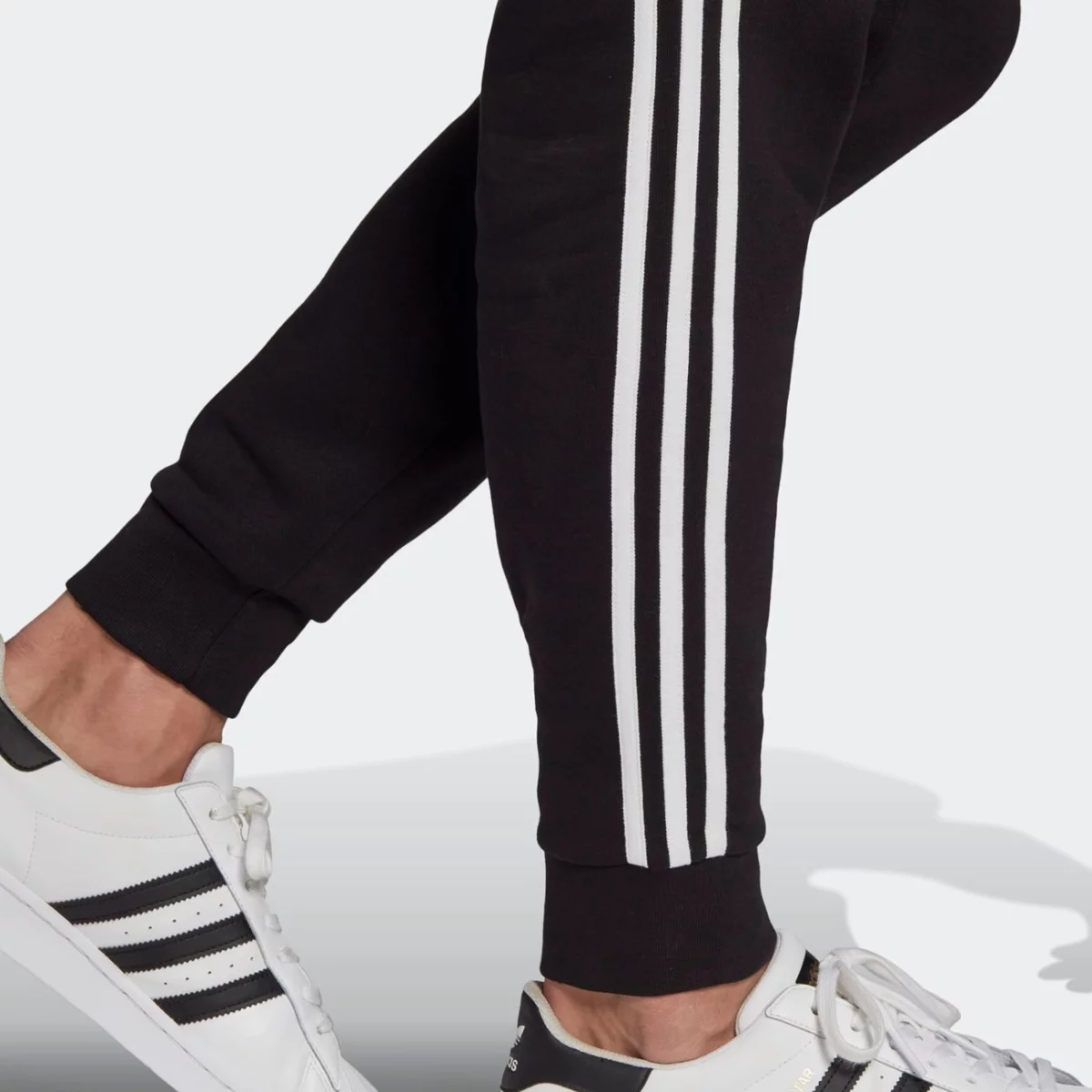 gn3458_app_on-model_detail-2_gradient-huge-665766706baf7