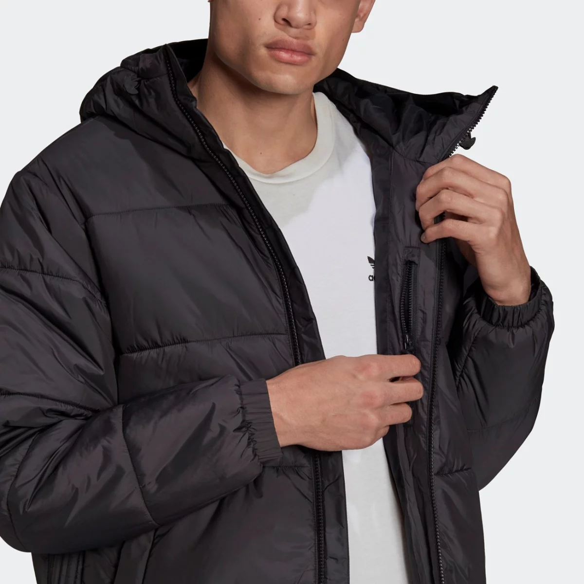 h13555_app_on-model_detail-1_gradient-huge-665761f645a94