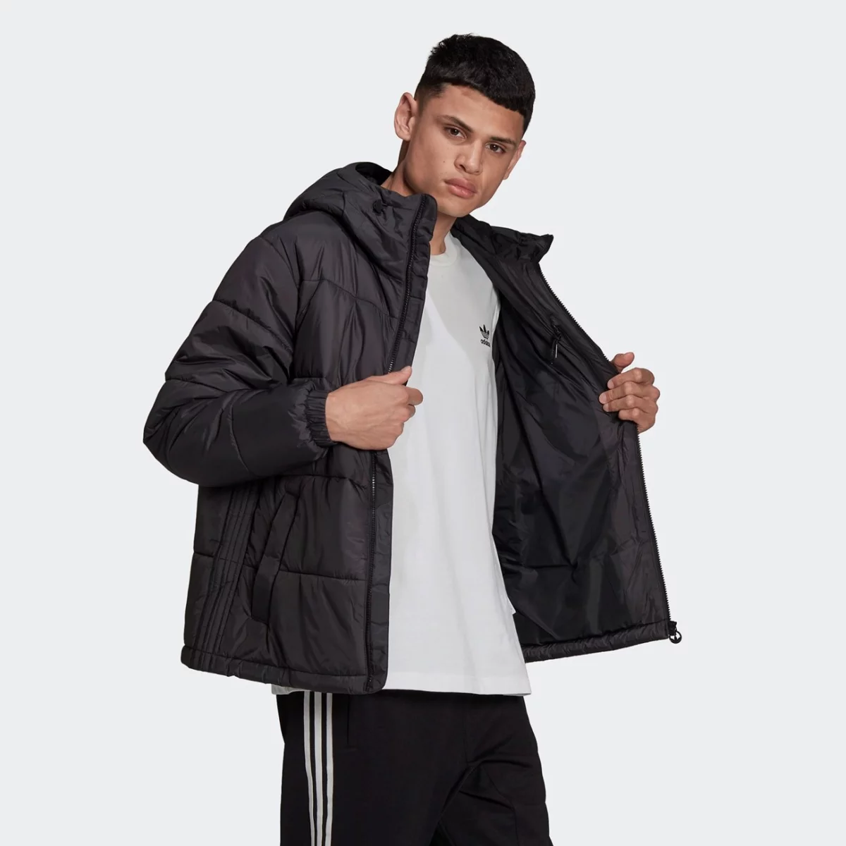 h13555_app_on-model_walking_gradient-huge-665761f7df8ad