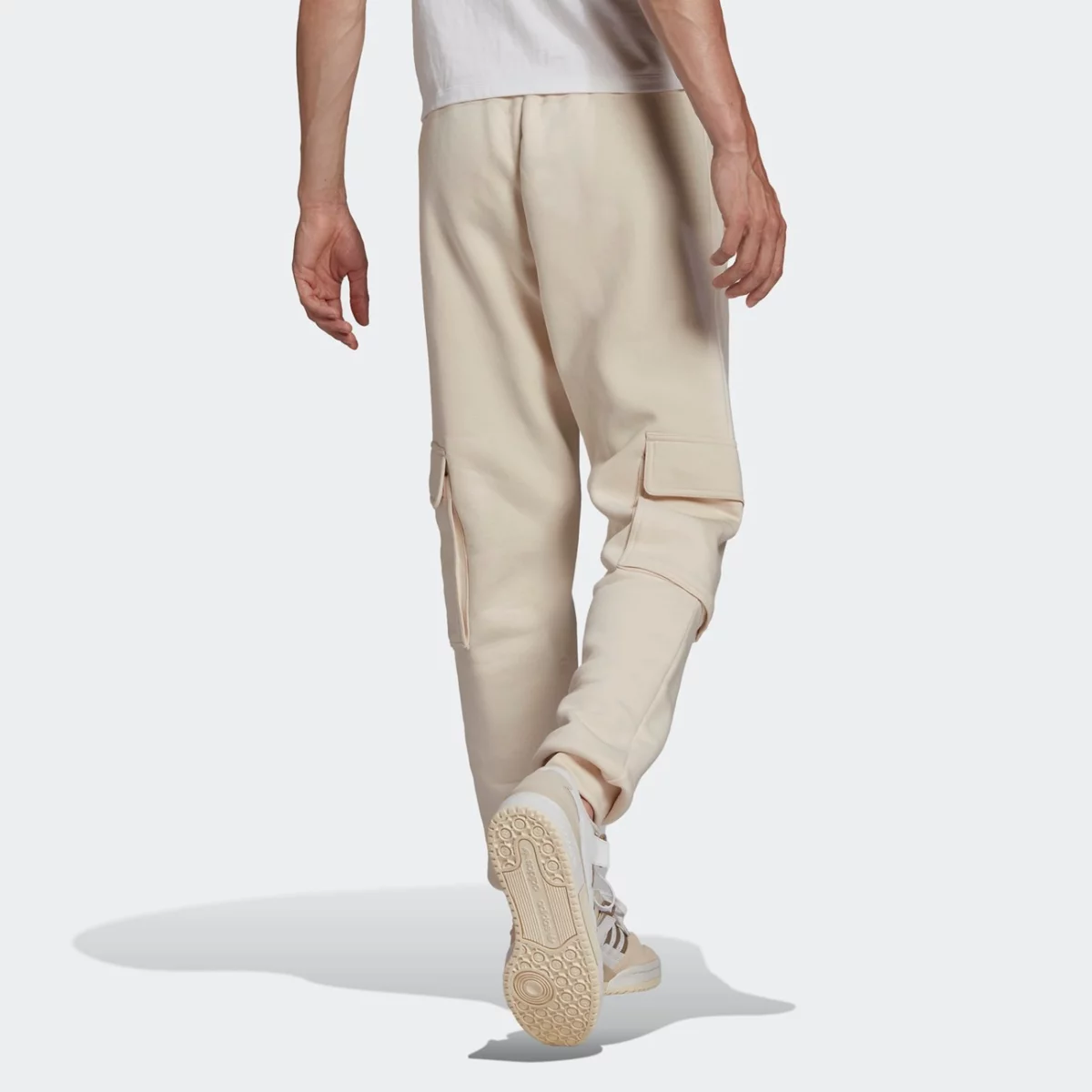 he6991_app_on-model_back_gradient-huge-66577740ca6a3