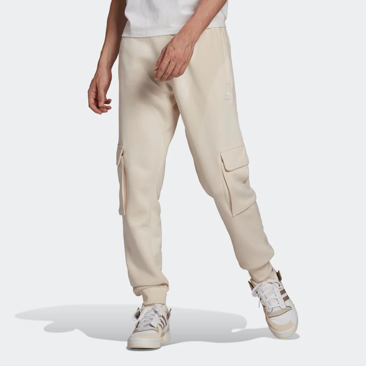 he6991_app_on-model_standard_gradient-huge-6657773f7baac