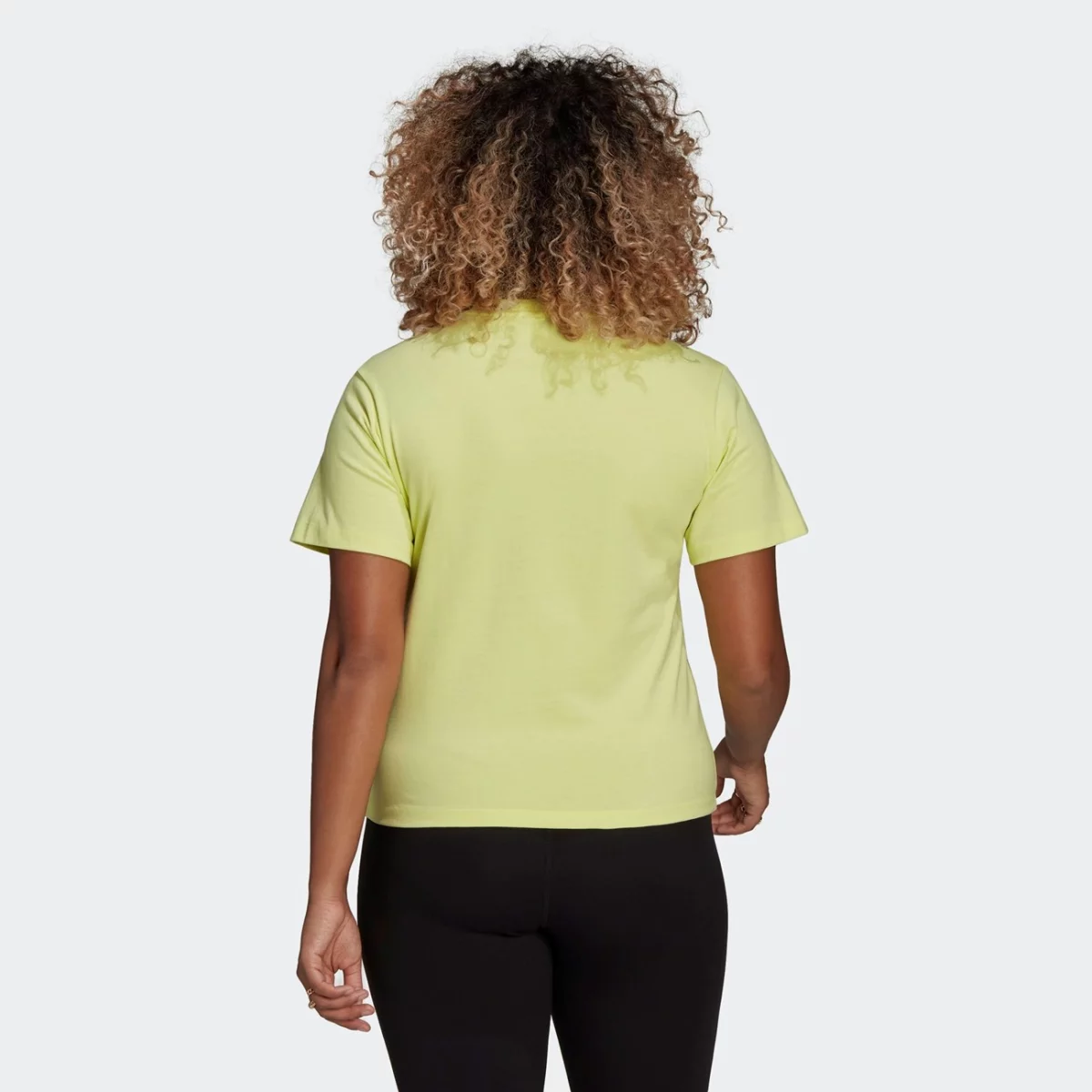 he6891_app_on-model_back_gradient-huge-665777233a920