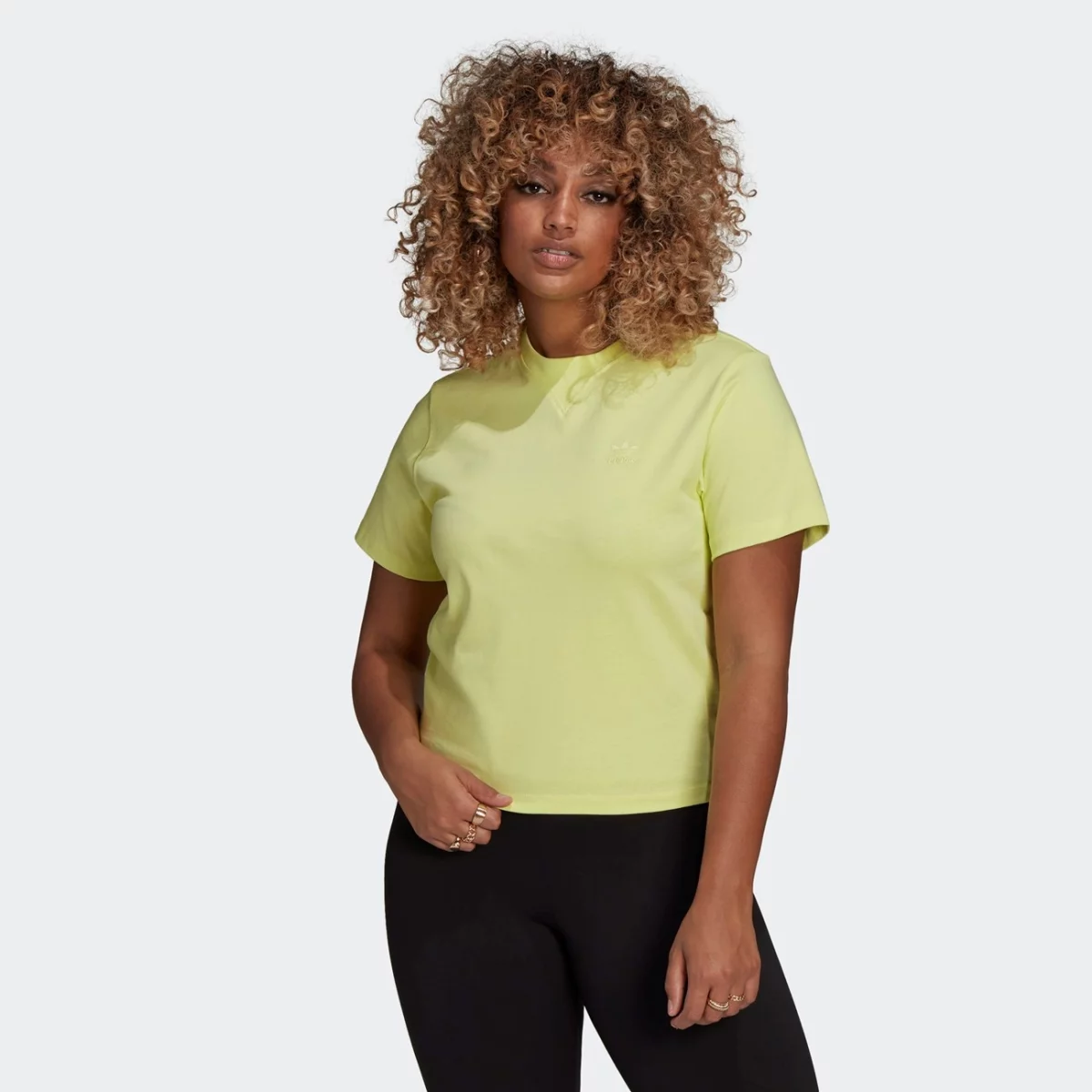 he6891_app_on-model_standard_gradient-huge-66577721b5f0b