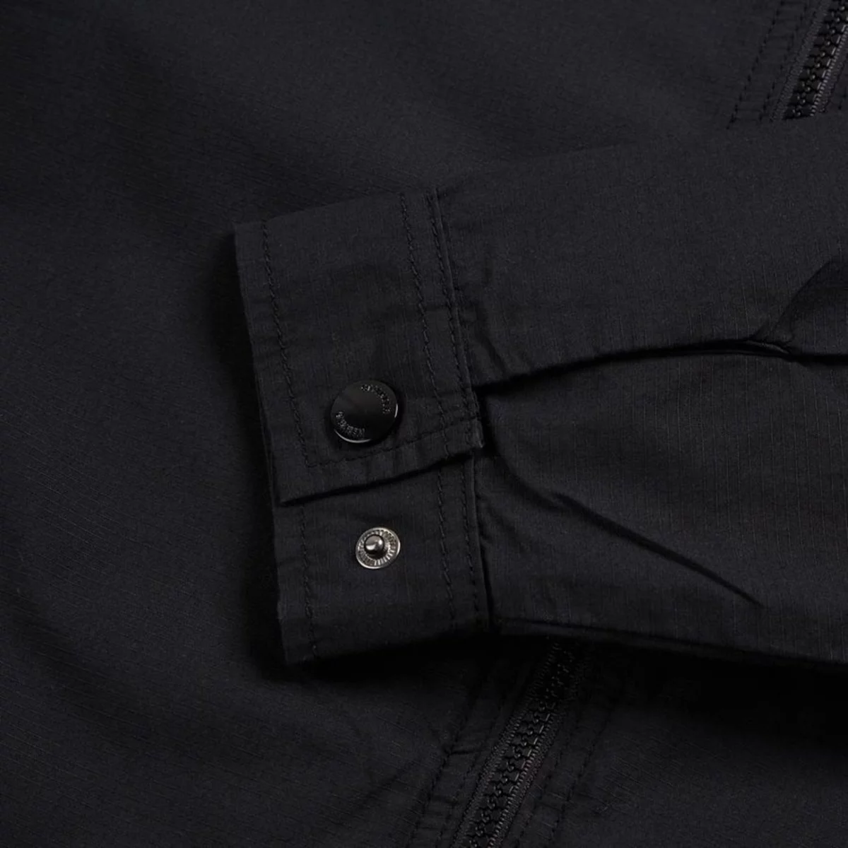 ss21_os_05_railay_black_detail-6_900x-huge-665760b3b3d9f