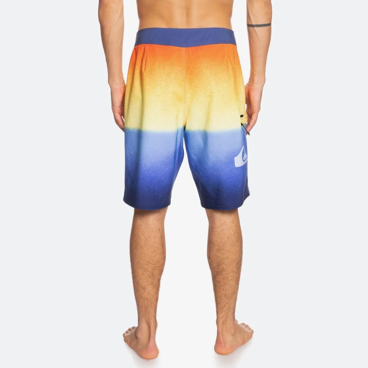 eqybs04529_quiksilver-w_bpz6_bck1-huge-6657583f1d5cd