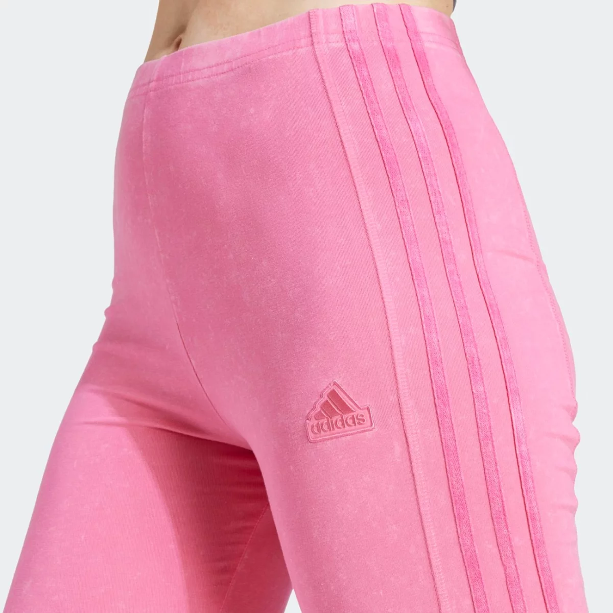 ir9706_6_apparel_on-model_detail-view-1_grey-huge-6657b14fbacf3