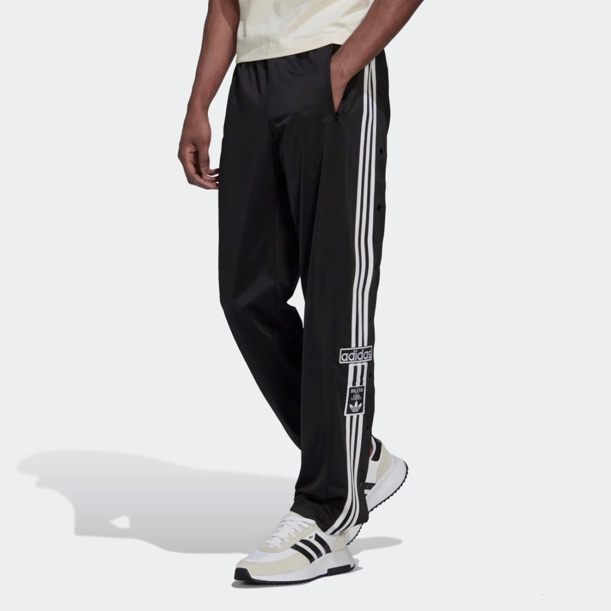 hn6098_3_apparel_on-model_standard-view_grey-huge-6657930a811ac
