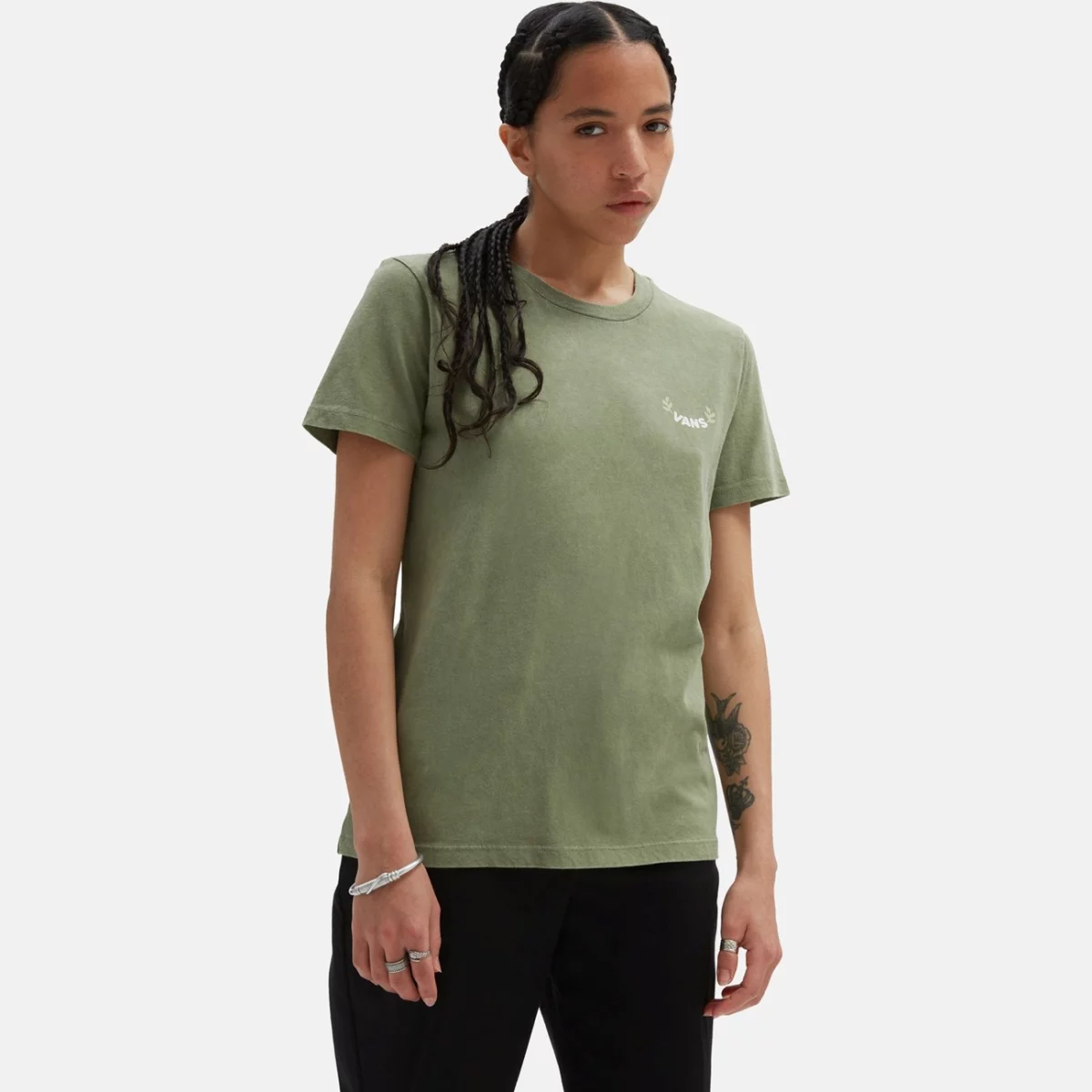 vn000acezbf-alt2-huge-6657a994d3517