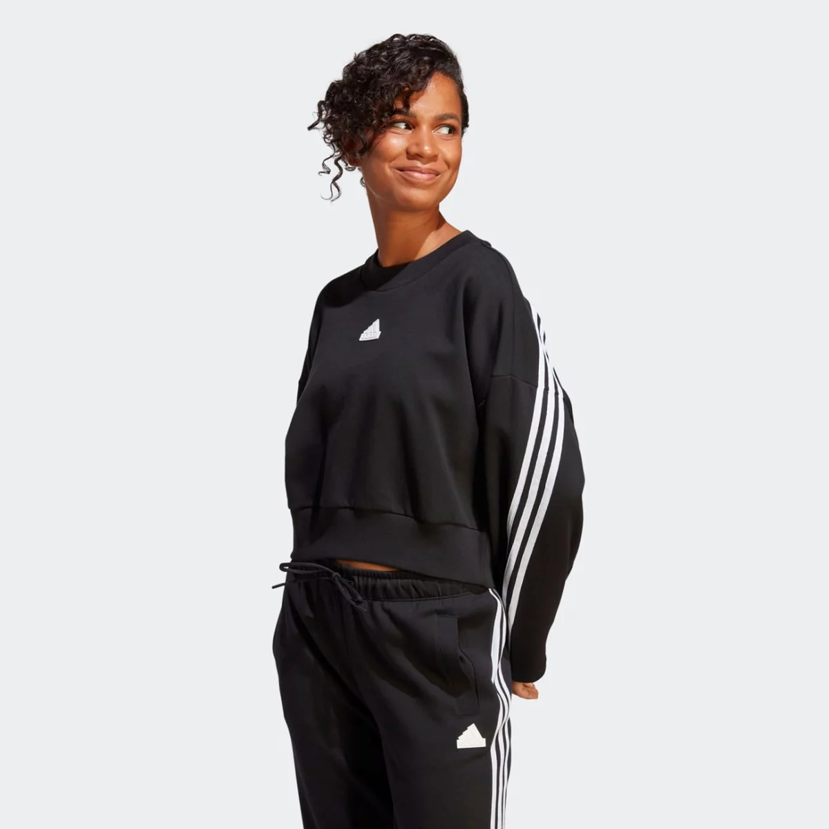 ib8494_3_apparel_on-model_standard-view_grey-huge-6657a00f8f906