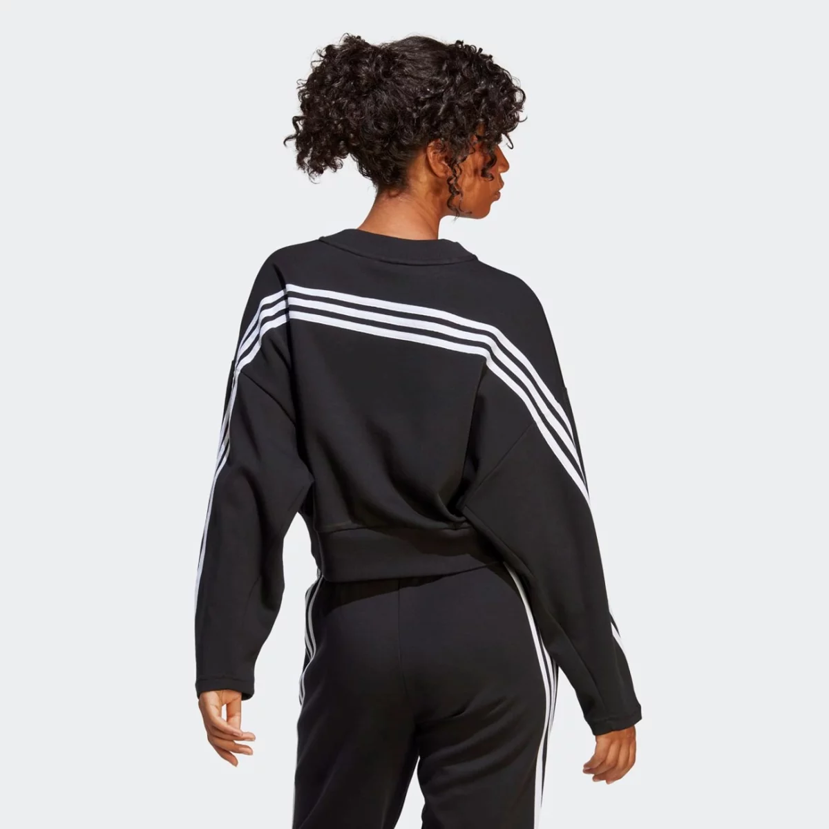 ib8494_5_apparel_on-model_back-view_grey-huge-6657a010e8e5a