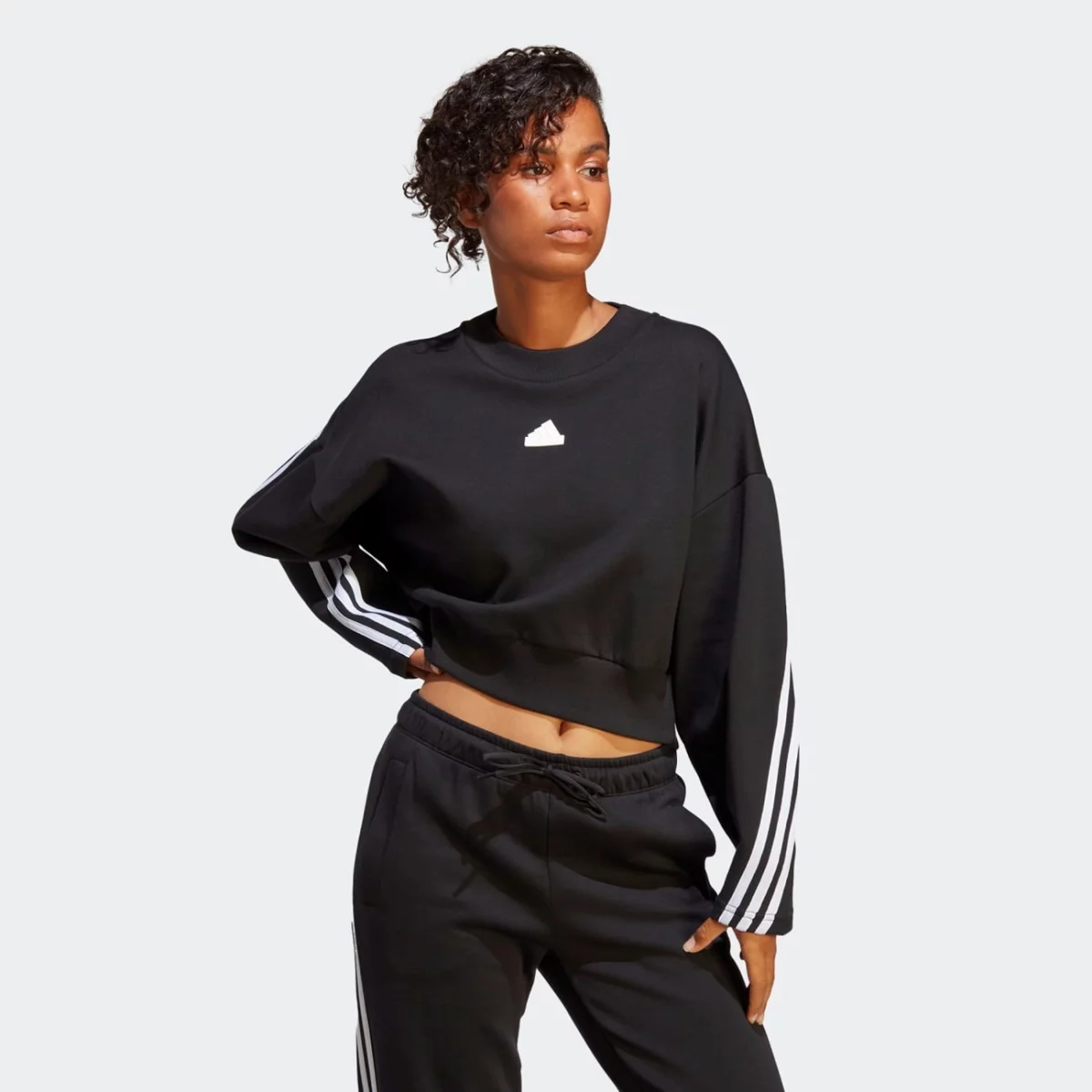 ib8494_7_apparel_on-model_walking-view_grey-huge-6657a013b2e6d
