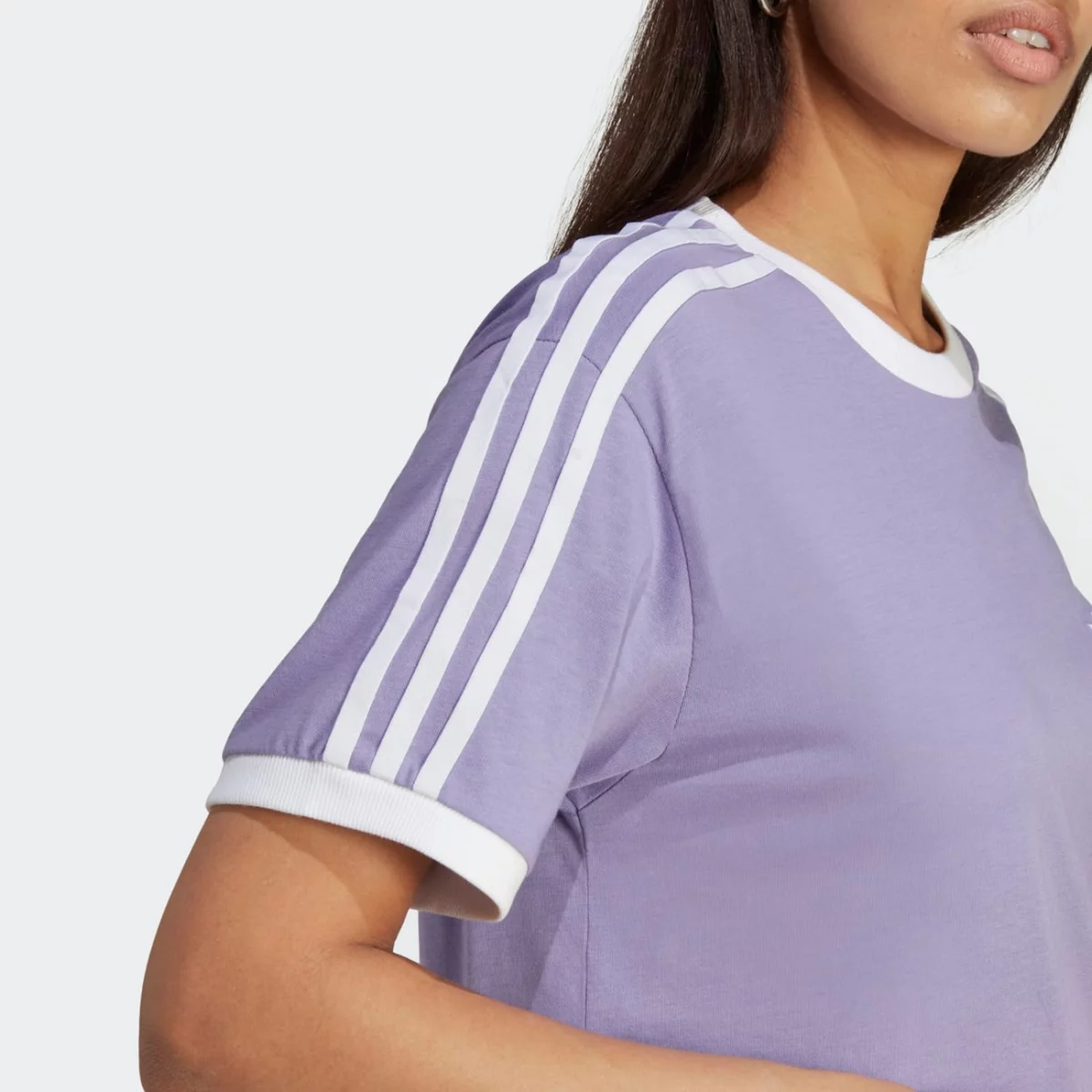 ib7411_8_apparel_on-model_detail-view-2_grey-huge-66579fdfe3bdc