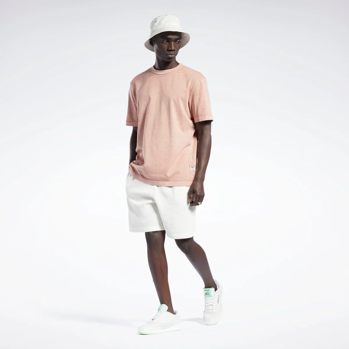 h54438_app_on-model_side_gradient-huge-66577769f0bdf
