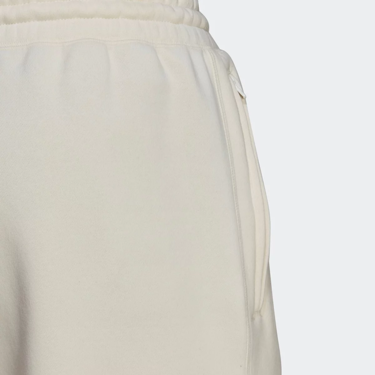 hc1969_app_on-model_detail-3_gradient-huge-66577983c5e7d
