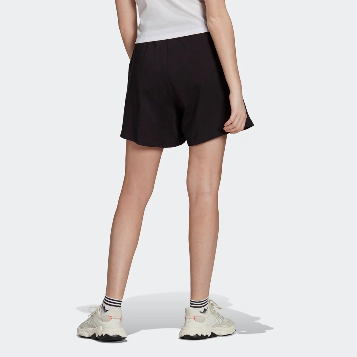 h22849_app_on-model_back_gradient-huge-66576232cf83b