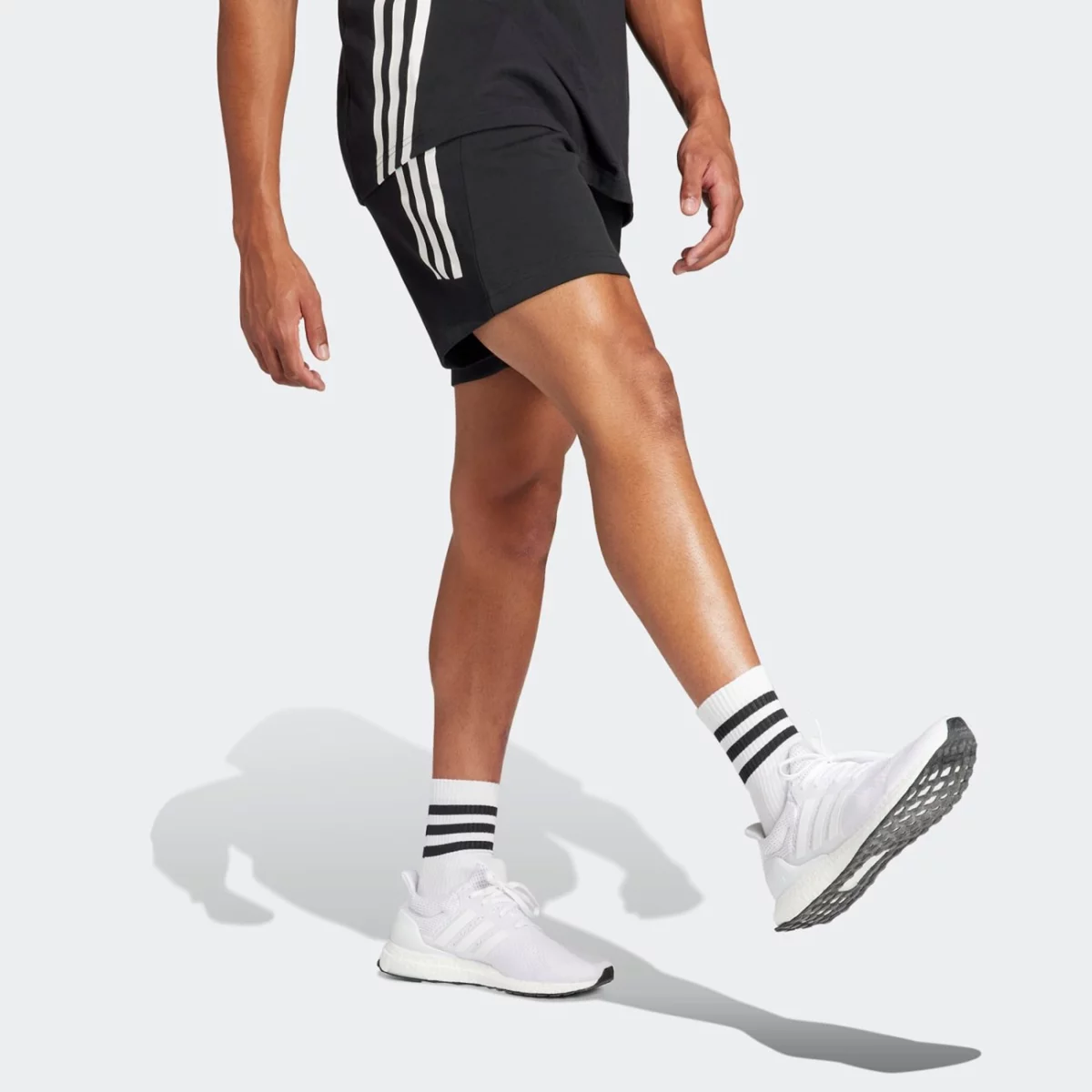 in3312_5_apparel_on-model_walking-view_grey-huge-6657b26d84987
