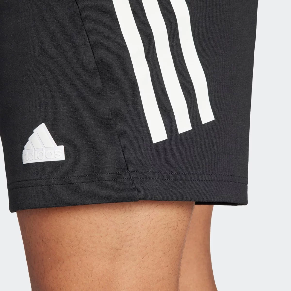 in3312_6_apparel_on-model_detail-view-1_grey-huge-6657b26edebfd