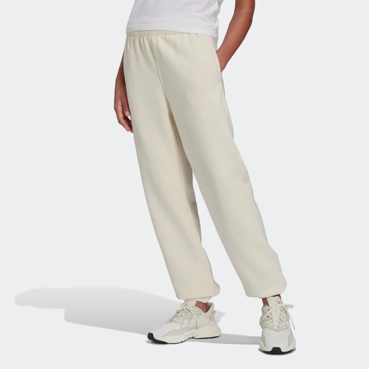 h14175_3_apparel_on-model_standard-view_grey-huge-6657945e61b79