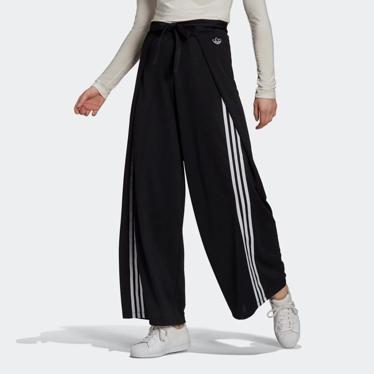 gn3169_app_on-model_standard_gradient-huge-665756997e432