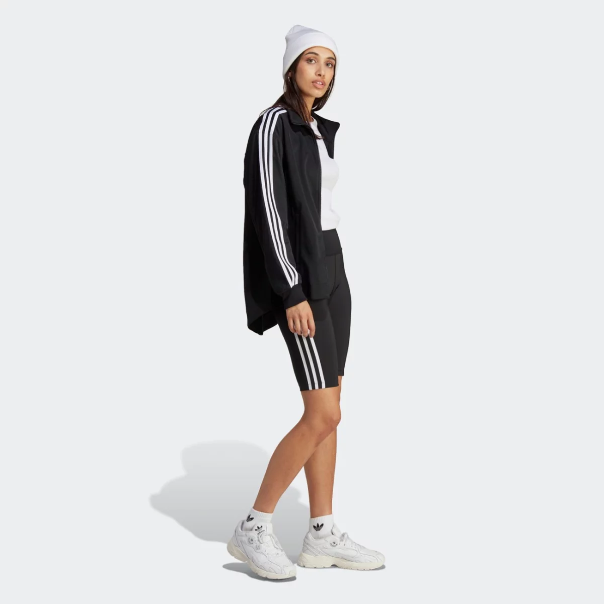 ib7414_5_apparel_on-model_walking-view_grey-huge-66579fee33438