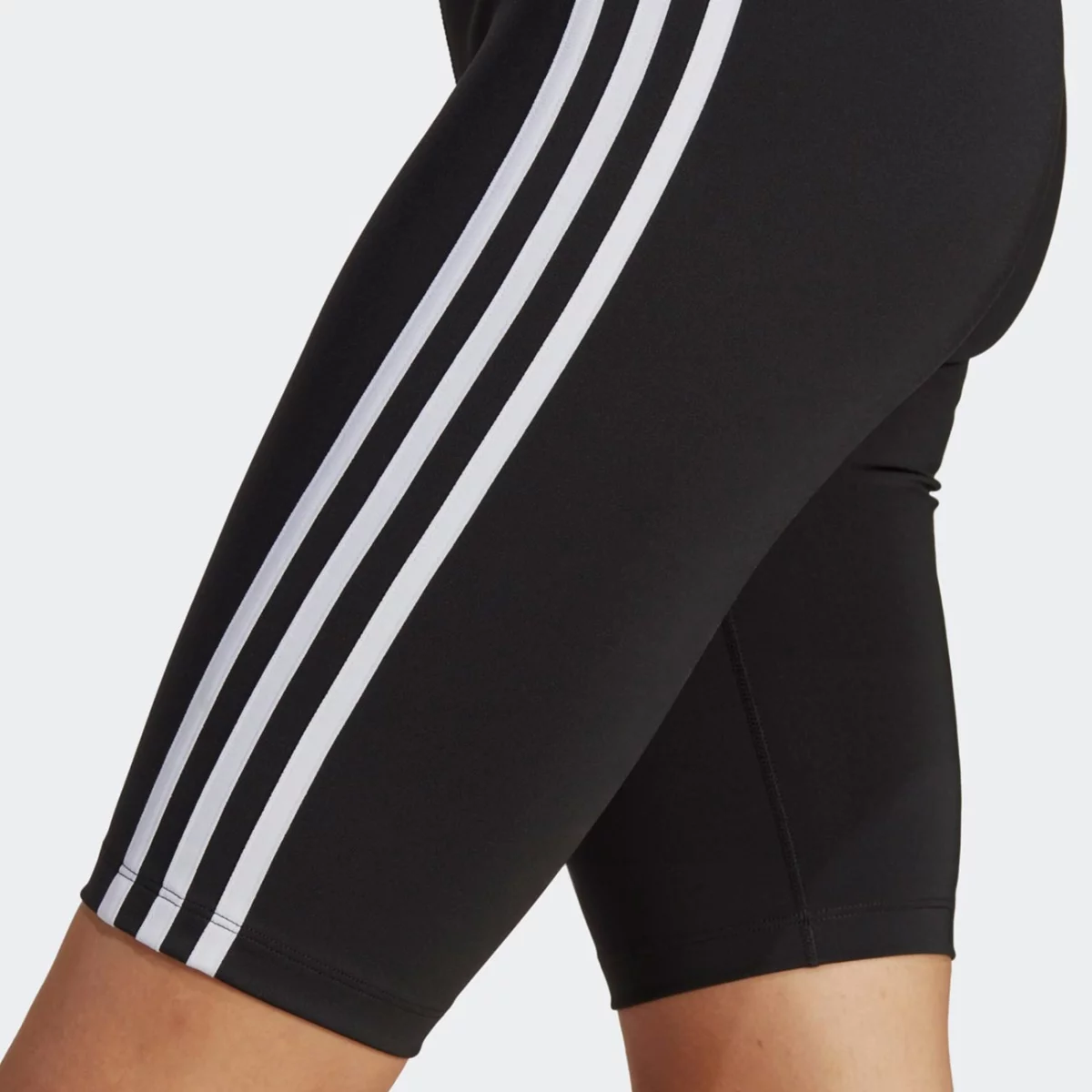 ib7414_7_apparel_on-model_detail-view-2_grey-huge-66579ff11b69b
