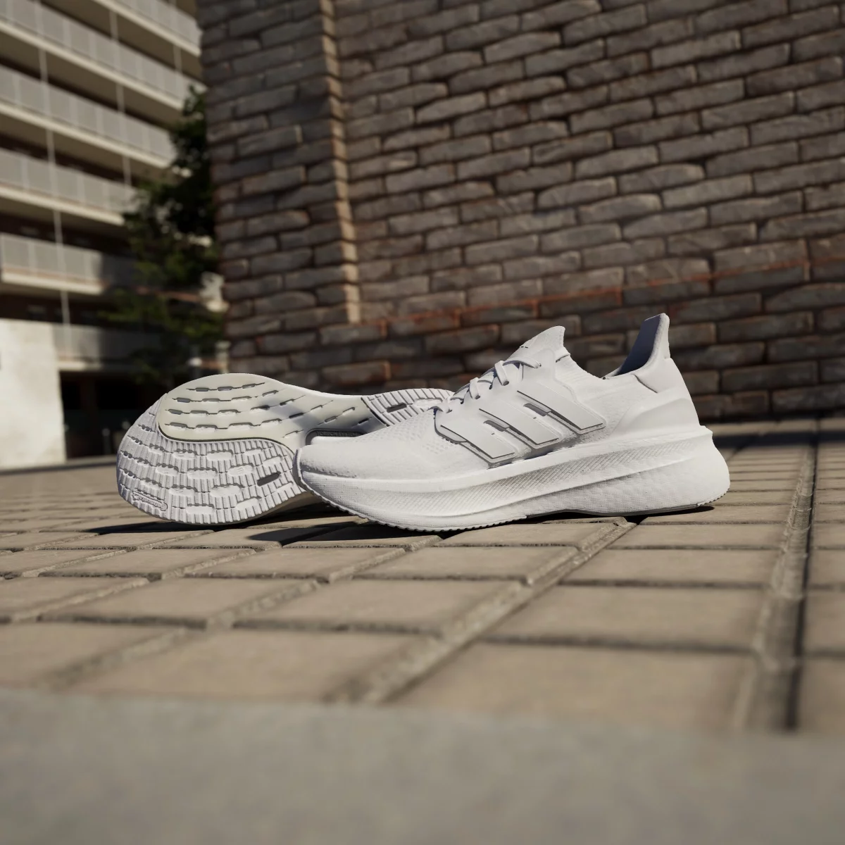 6729f66f28d74ID8813_17_FOOTWEAR_Photography_HeroMrktng_View_4