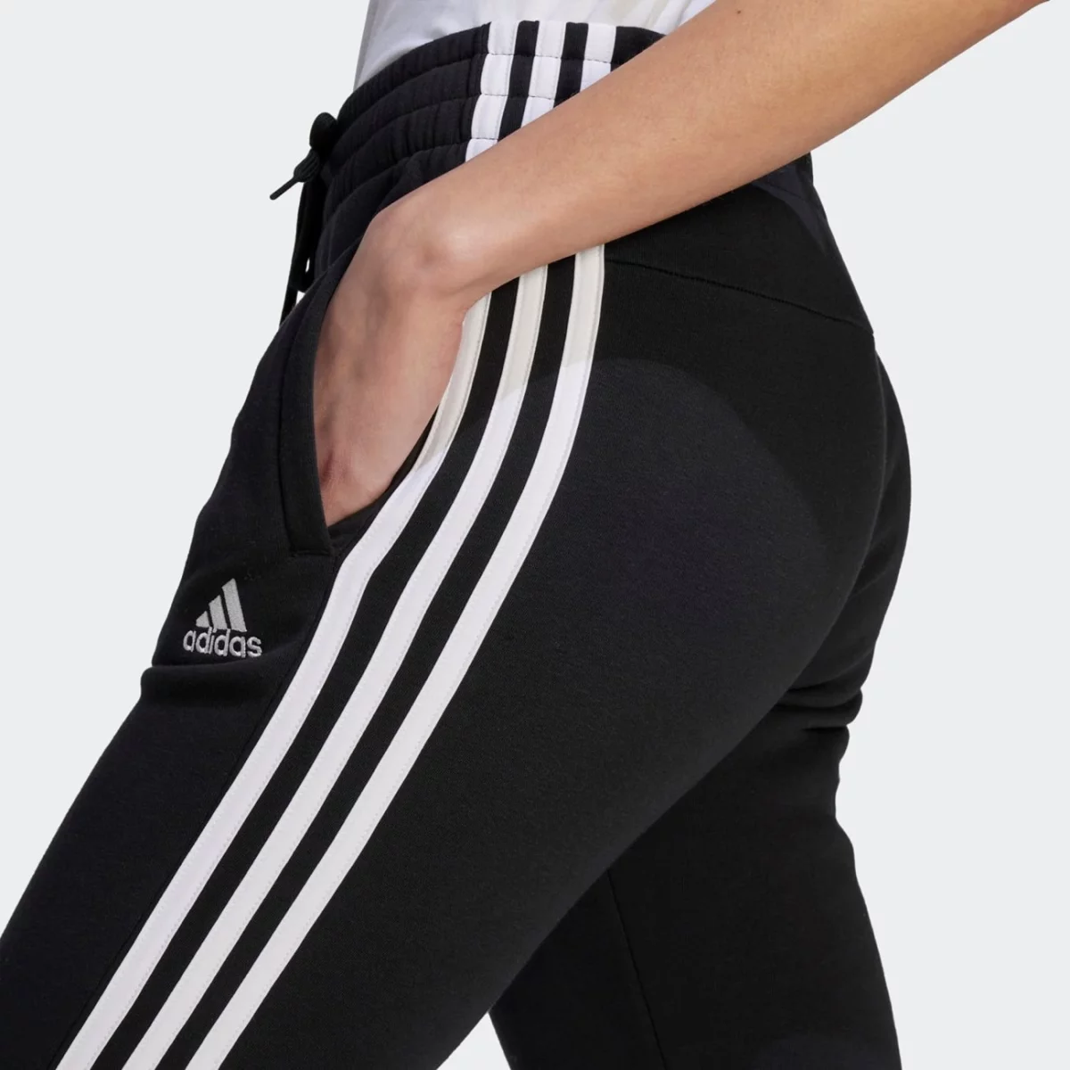 hz5753_6_apparel_on-model_detail-view-1_grey-huge-6657a6375bc57