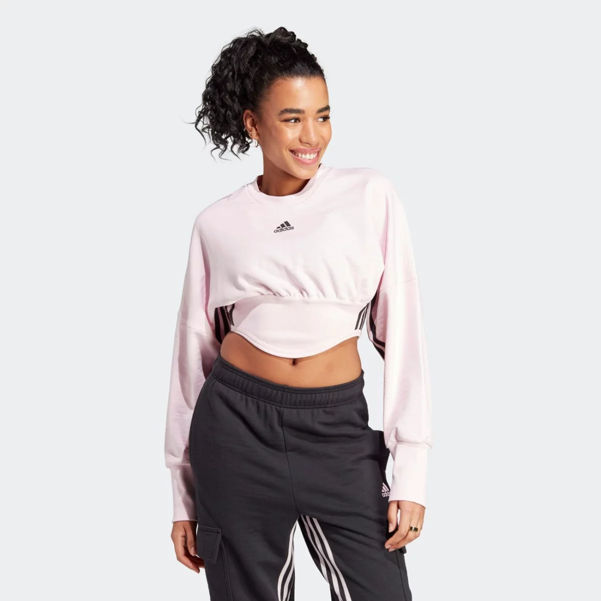 im2600_3_apparel_on-model_standard-view_grey-huge-6657a6ce40a9a