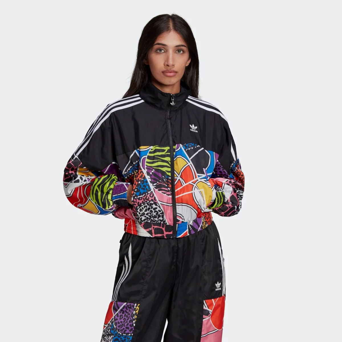 hc4470_app_on-model_standard_gradient-huge-66577422b2510