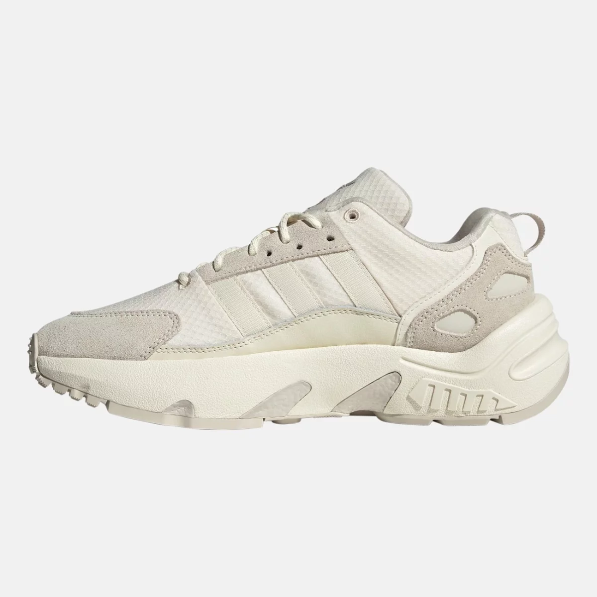gy6697_5_footwear_photography_side-medial-center-view_transparent-huge-665808e0ac13f