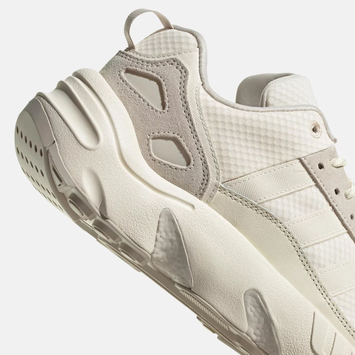 gy6697_9_footwear_photography_detail-view-2_transparent-huge-665808e875247