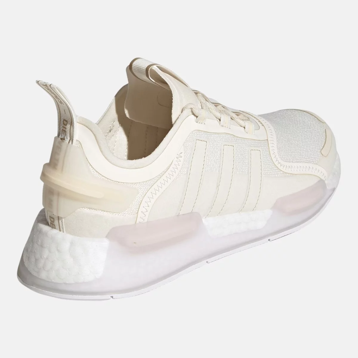 gy6818_7_footwear_photography_back-lateral-top-view_transparent-huge-66581e0a1b4b1