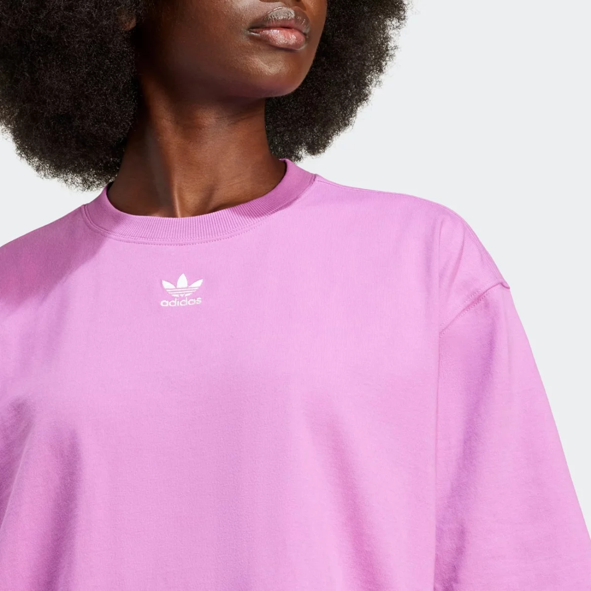 ir5924_7_apparel_on-model_detail-view-1_grey-huge-6657b2e2ae9fc
