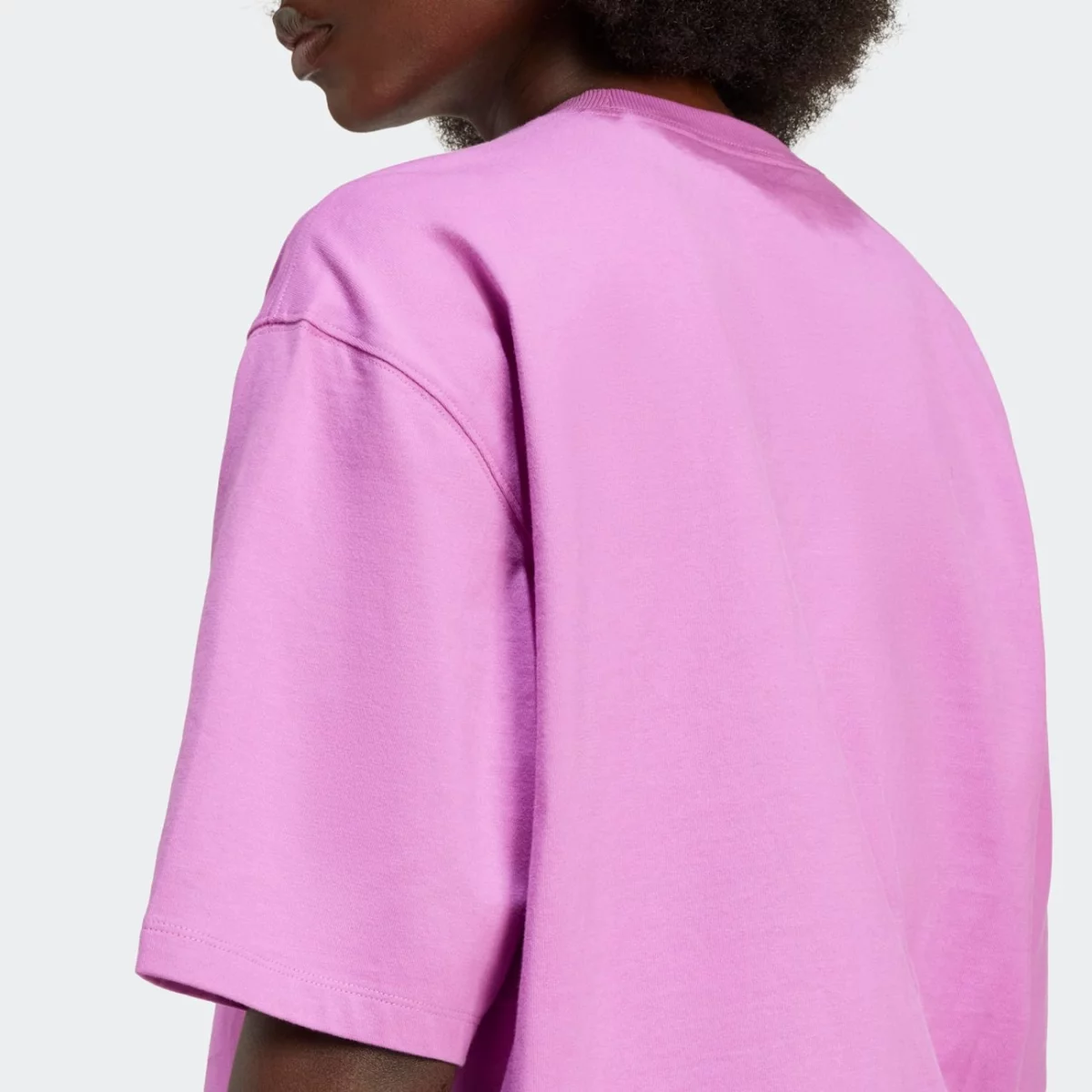 ir5924_8_apparel_on-model_detail-view-2_grey-huge-6657b2e4d8cbb