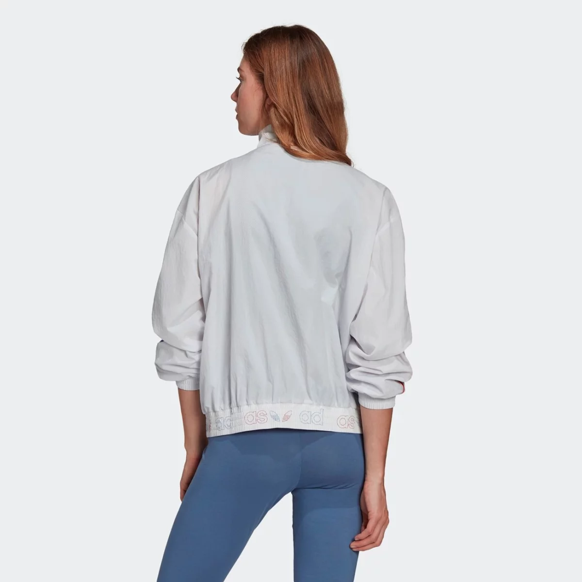 gt8463_app_on-model_back_gradient-huge-6657542044ae4