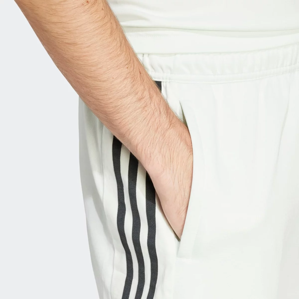 is1510_6_apparel_on-model_detail-view-1_grey-huge-6657b1a620bd1