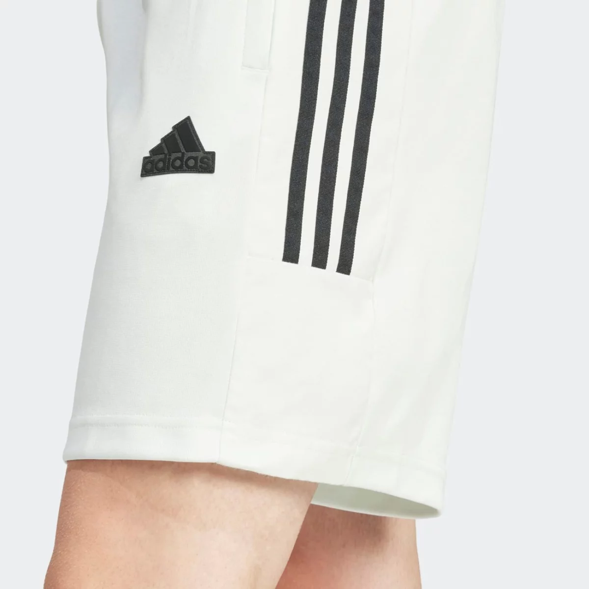 is1510_7_apparel_on-model_detail-view-2_grey-huge-6657b1a787502