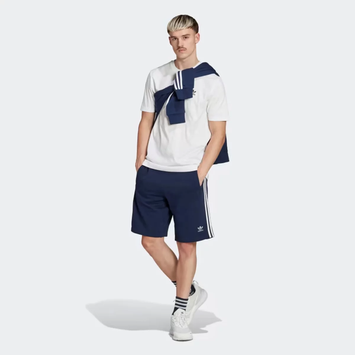 adicolor_classics_3-stripes_sweat_shorts_mple_ia6352_25_model-huge-6657a18b9e091
