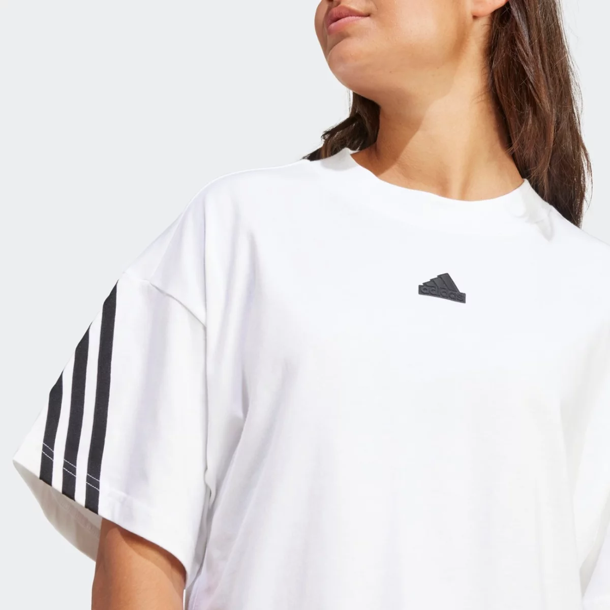iv5270_7_apparel_on-model_detail-view-1_grey-huge-6657ade2ca267